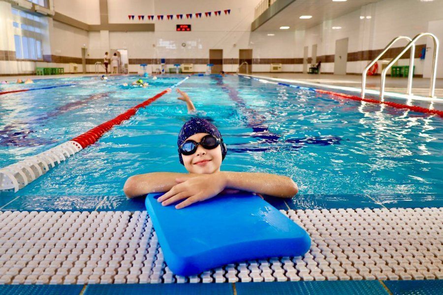 В Севастополе работает бесплатная школа обучения плаванию «Золотая рыбка»