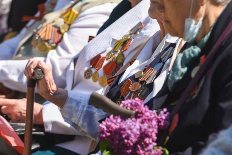 Начислены первые выплаты ветеранам ко Дню Победы