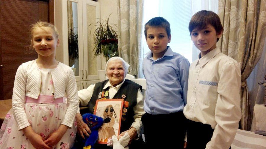 Ветеранов и защитников Севастополя поздравляют с наступающим Днем Победы