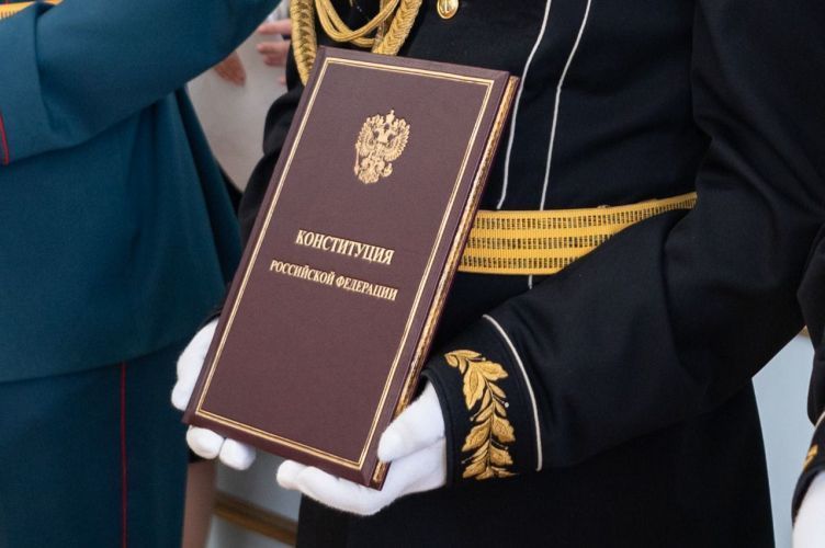 Поздравление губернатора Севастополя с Днем Конституции