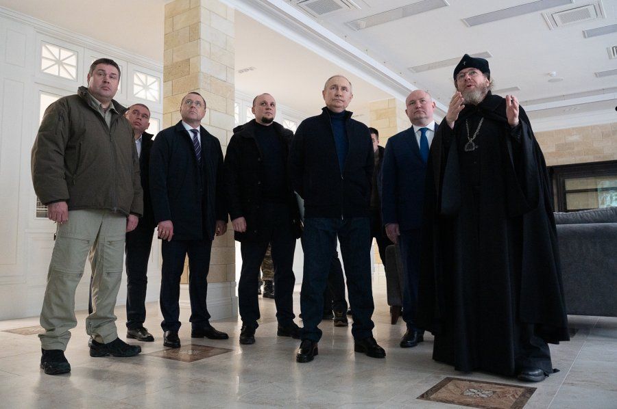 Президент открыл детскую школу искусств в Севастополе