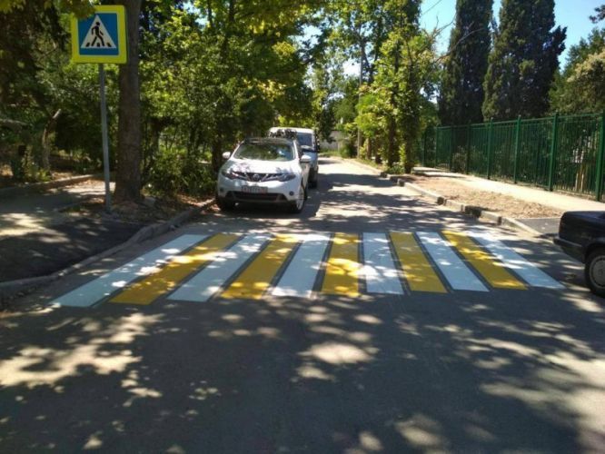 Дорожно-транспортную инфраструктуру у образовательных учреждений готовят к учебному году