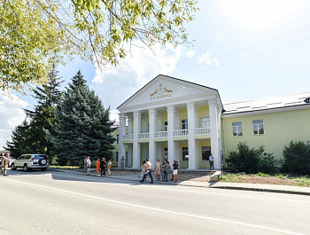 Михаил Развожаев посетил Верхнесадовский муниципальный округ