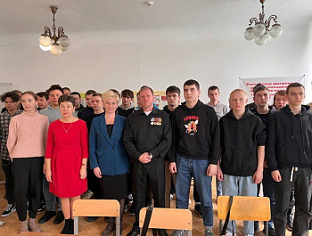 Севастопольские студенты встретились с участником специальной военной операции