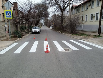 В Севастополе обновляют дорожную разметку