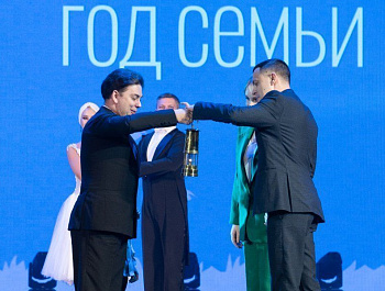Михаил Развожаев дал старт Году семьи в Севастополе