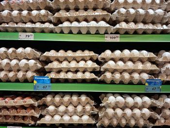 Еженедельный мониторинг цен в Севастополе: снизились цены на курицу, яйца, овощи и яблоки