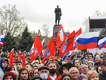 Владимир Путин поздравил севастопольцев и всех россиян с праздником