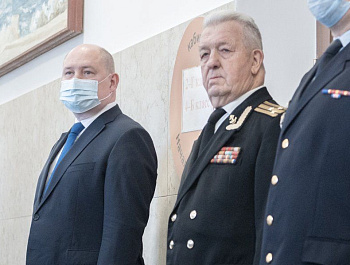 В школах Севастополя по понедельникам будут проходить общие линейки с поднятием флага