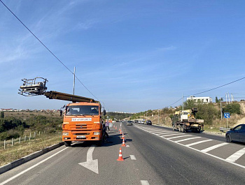 В Севастополе продолжается обустройство уличного освещения