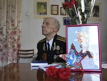 Ветеранов и защитников Севастополя поздравляют с наступающим Днем Победы