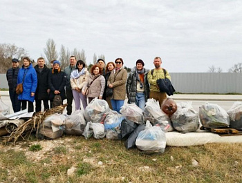 В общегородском субботнике приняло участие более тысячи человек