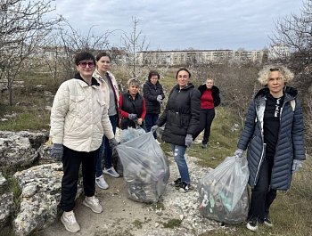 В общегородском субботнике приняло участие более тысячи человек