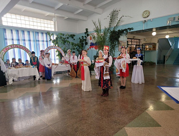 Школа встретила гостей
