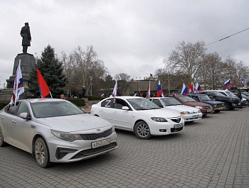Севастопольцы приняли участие в автопробеге в поддержку Президента