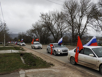Севастопольцы приняли участие в автопробеге в поддержку Президента