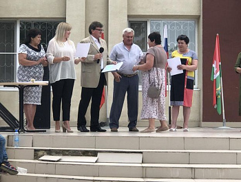 В Орлином отметили День России и День города