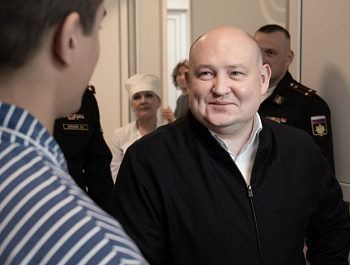 Губернатор Севастополя встретился с бойцами, находящимися в госпитале