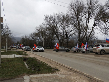 Севастопольцы приняли участие в автопробеге в поддержку Президента
