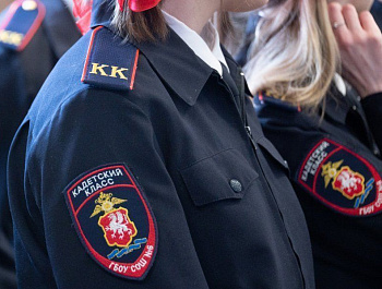 В школах Севастополя по понедельникам будут проходить общие линейки с поднятием флага
