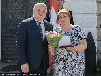 Севастопольцам вручили государственные награды