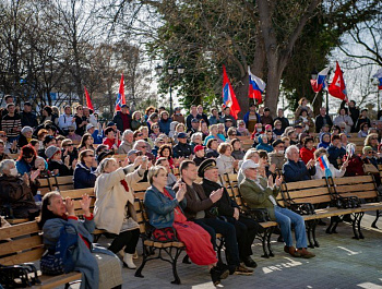 В Севастополе отметили годовщину принятия декларации о суверенитете ДНР