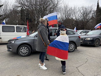 Севастопольцы приняли участие в автопробеге в поддержку Президента