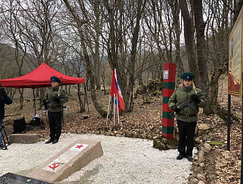 Сегодня в селе Родниковое установили памятник