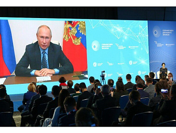 Губернатор Севастополя призвал горожан участвовать в форуме «Сильные идеи для нового времени»