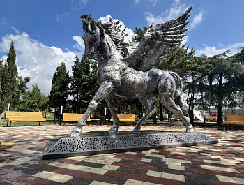 В Балаклаве завершается благоустройство сквера на улице Новикова
