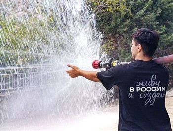 Спасатели Севастополя провели интерактивное занятие для участников форума «Молодежь 92»