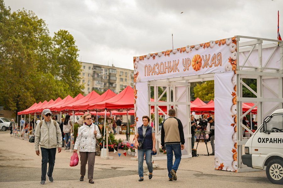 На площади 50-летия СССР открылась ярмарка «Севастопольская»