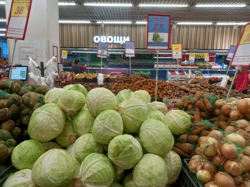 В Севастополе продолжается еженедельный мониторинг цен: за неделю снизились цены на картошку, капусту, лук, морковь и свеклу