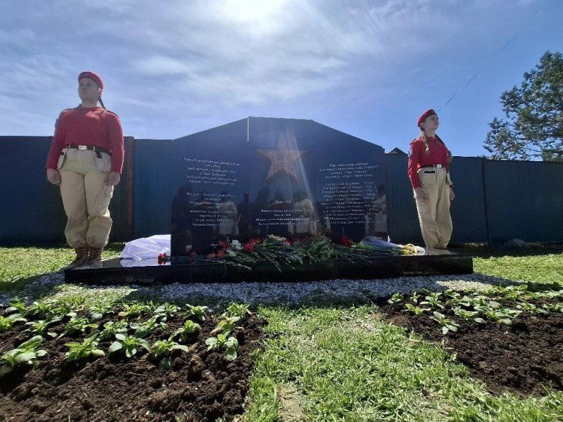 Сегодня в Новобобровке открыли мемориал в честь воинов-односельчан