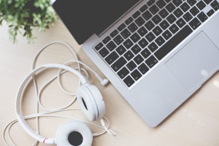 Новейшие проекты в сфере налогообложения имущества организаций и физлиц разъяснит на вебинаре специалист ФНС России