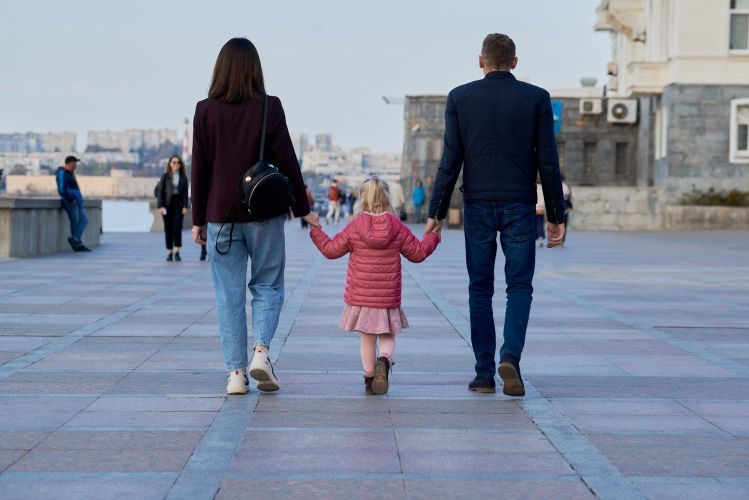 Пособие на ребенка из малообеспеченной семьи можно оформить через Госуслуги Пособие на ребенка из малообеспеченной семьи можно оформить через Госуслуги