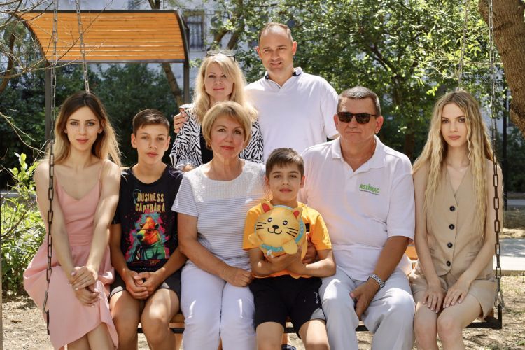 Многодетные семьи Севастополя смогут получать компенсацию за обучение на всех детей