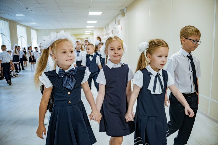 Правительство Севастополя вновь выплатит по 5 тысяч рублей на подготовку детей к школе