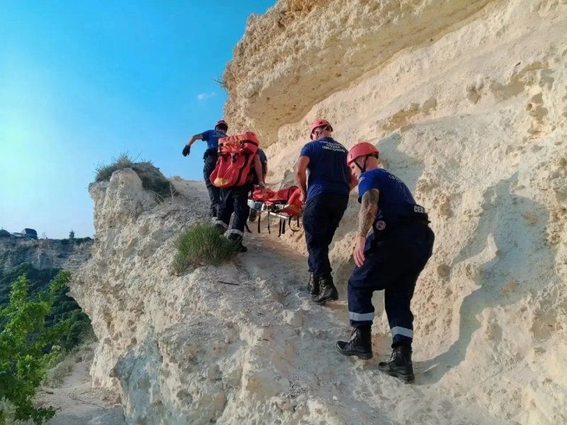 Спасатели эвакуировали пострадавшую после падения на Фиоленте