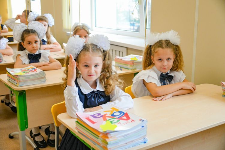60 тысяч севастопольских детей получили выплату к школе