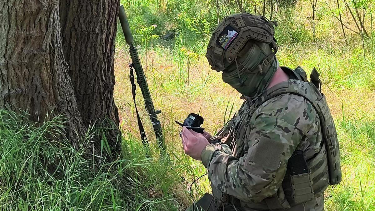 Подразделение операторов БПЛА выполняет боевые задачи