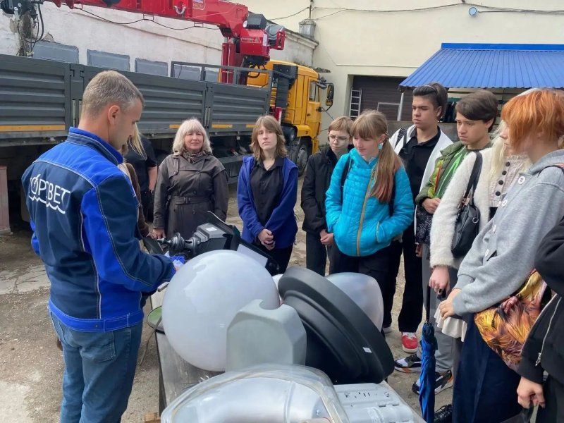 В «Горсвете» девятиклассникам рассказали о профессии энергетиков и работе учреждения