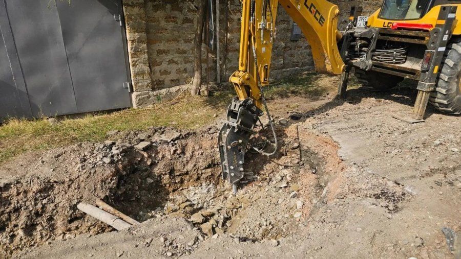 В селе Родное обновляют водопроводные сети для надежного водоснабжения жителей
