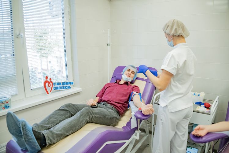 За неделю кровь и ее компоненты сдали 196 севастопольцев
