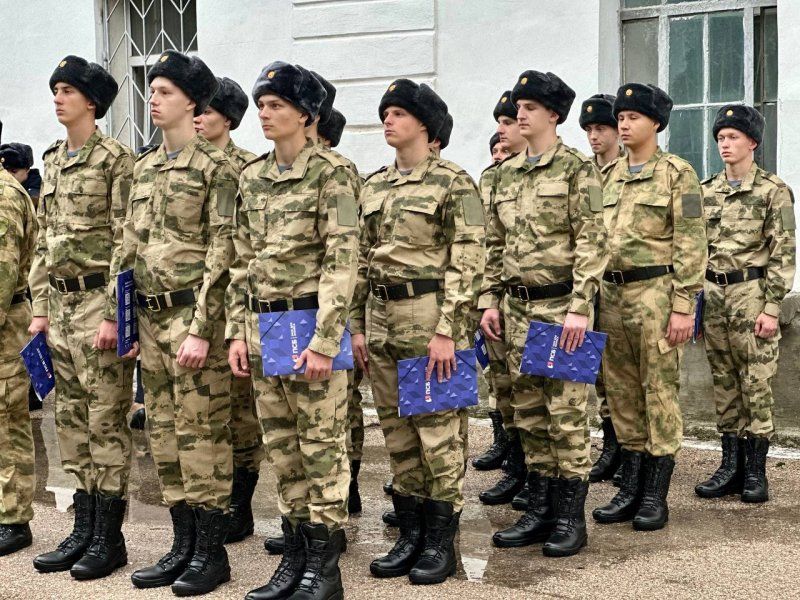 Более 50 призывников отправились на срочную службу