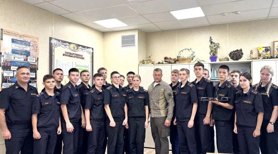 «Живой урок по безопасности» прошел в Севастопольском кадетском корпусе