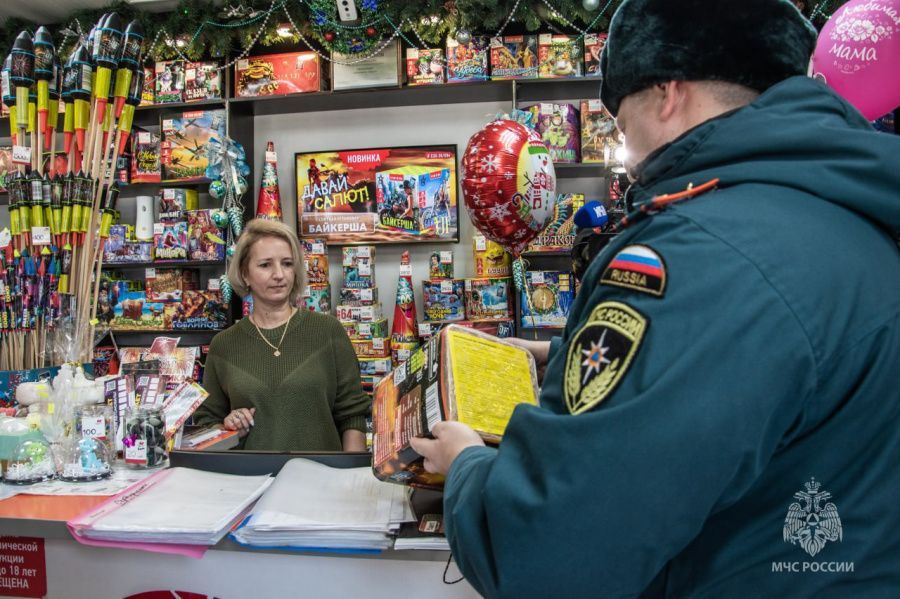 Хлопушки, бенгальские огни и холодные фонтаны
