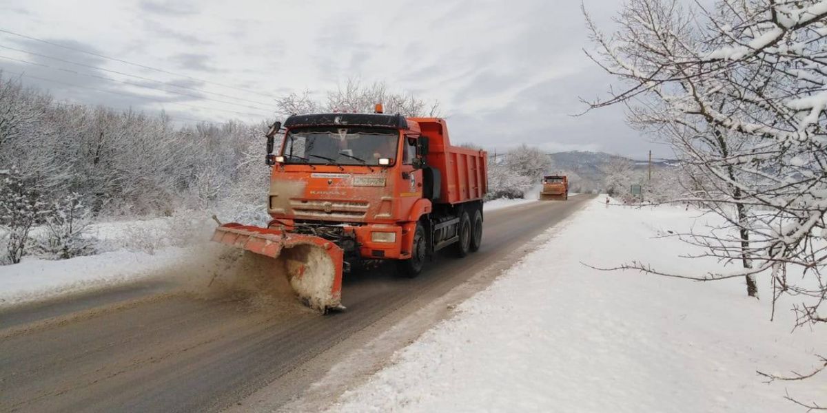 В связи с непогодой городские службы работают в усиленном режиме