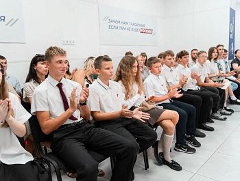14 юных севастопольцев получили свои первые паспорта