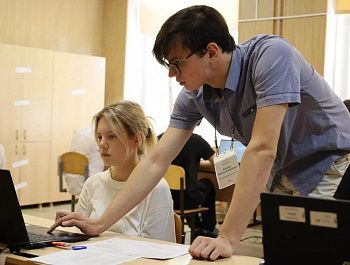Выпускники Севастополя сдают ЕГЭ по информатике и иностранным языкам